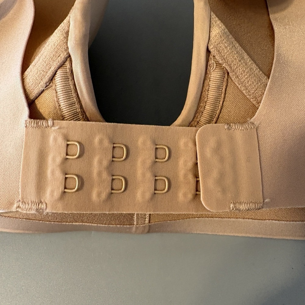Victorias Secret Invisible Solutions Plunge Push Up Bra Beige 34B NWT Low Back - Picture 4 of 9